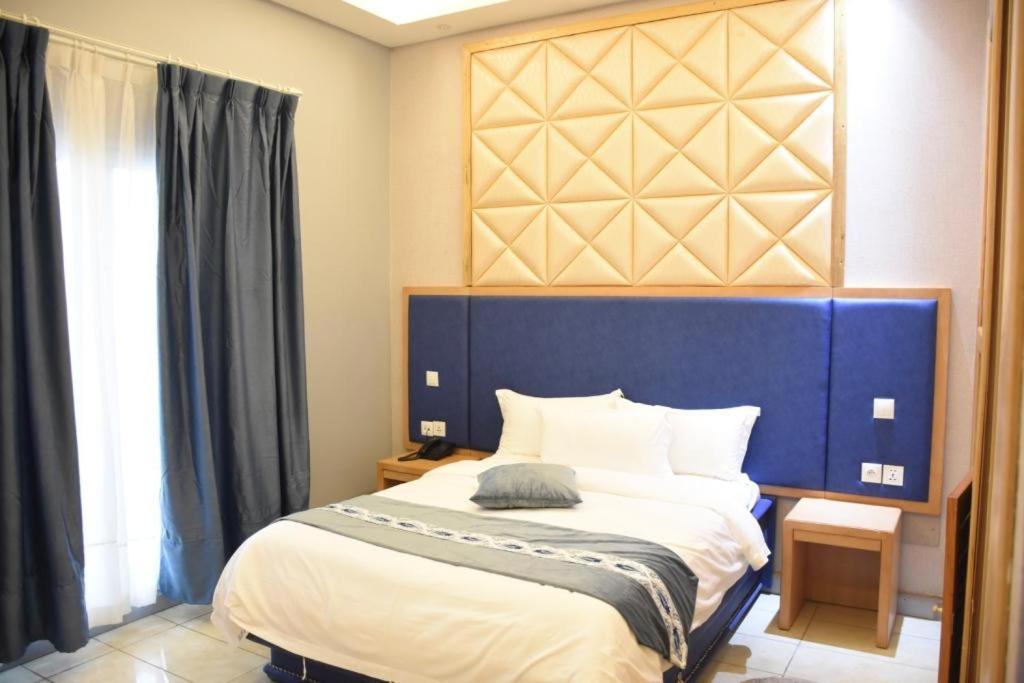 Hotel Royal Palace Douala Dış mekan fotoğraf