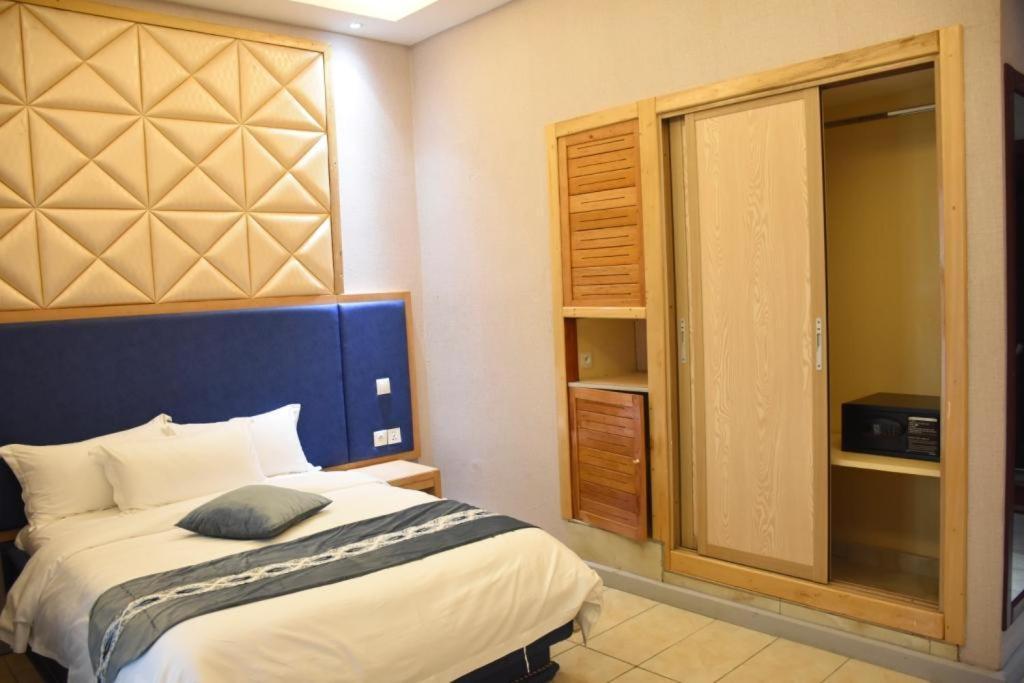 Hotel Royal Palace Douala Dış mekan fotoğraf