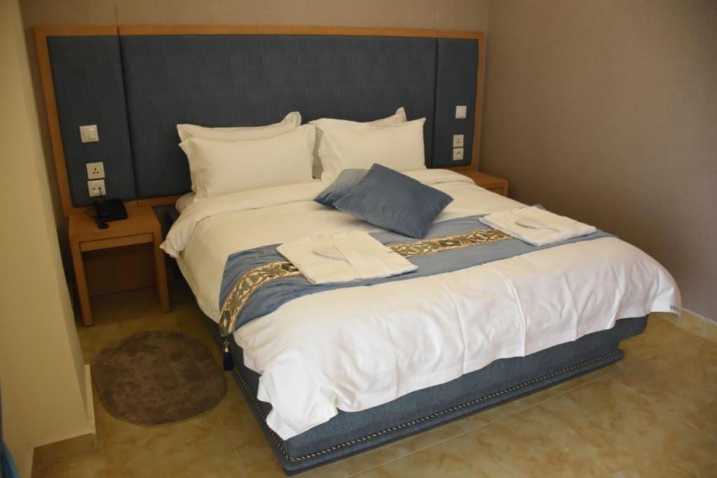 Hotel Royal Palace Douala Dış mekan fotoğraf