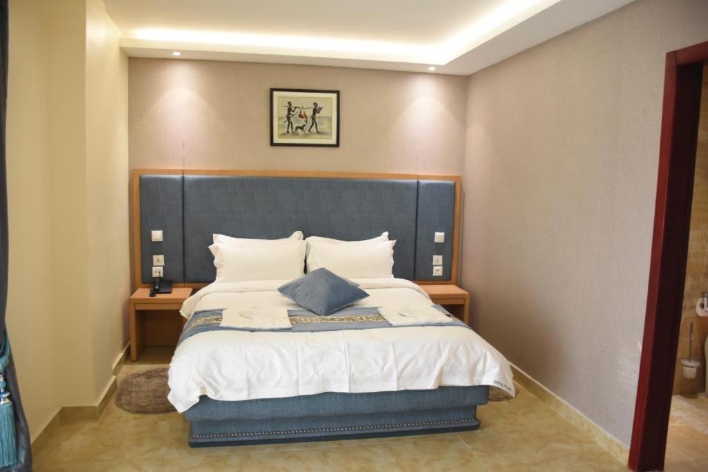 Hotel Royal Palace Douala Dış mekan fotoğraf