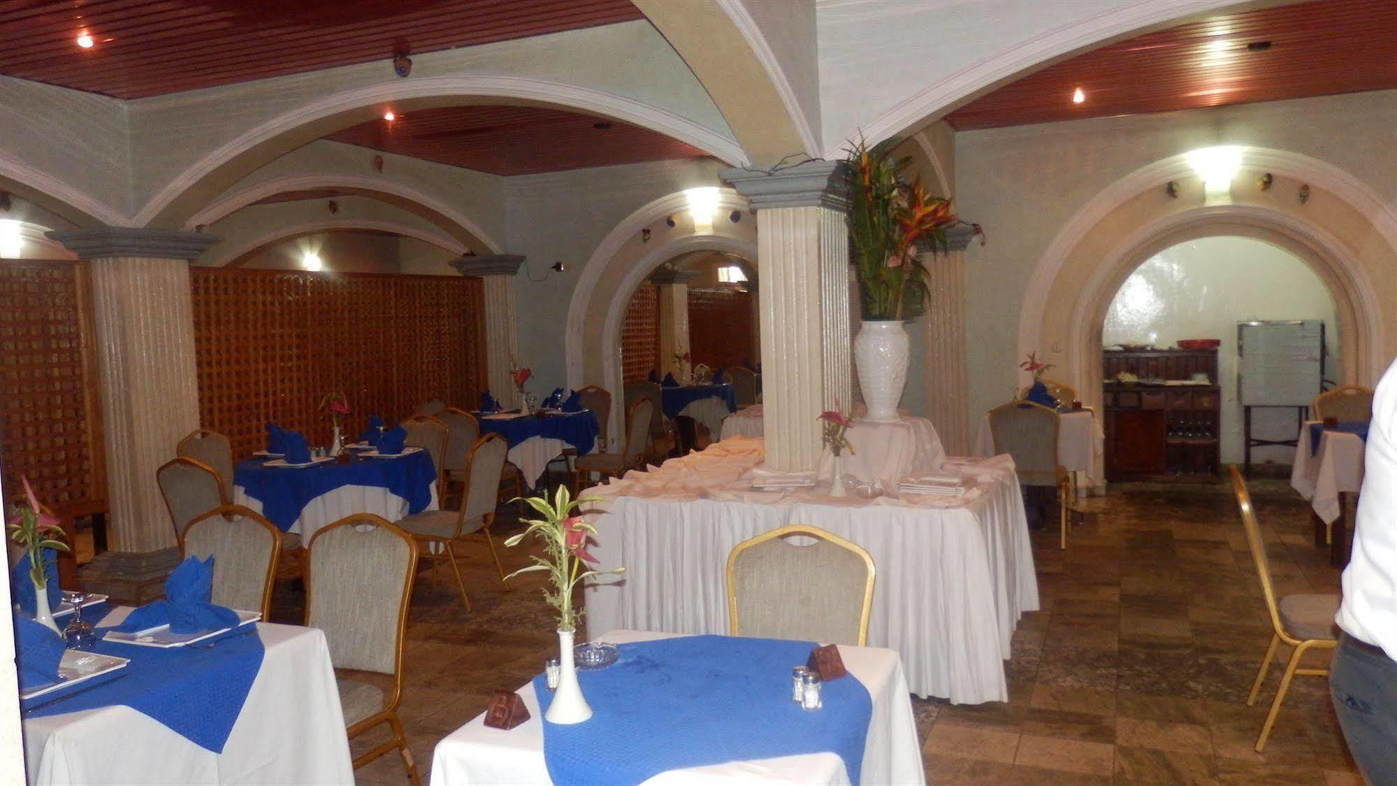 Hotel Royal Palace Douala Dış mekan fotoğraf