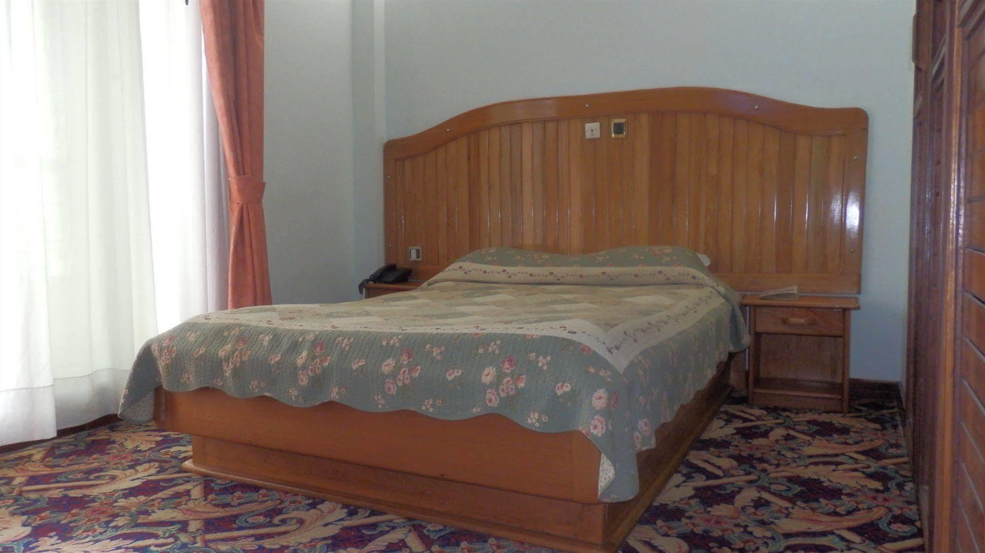 Hotel Royal Palace Douala Dış mekan fotoğraf