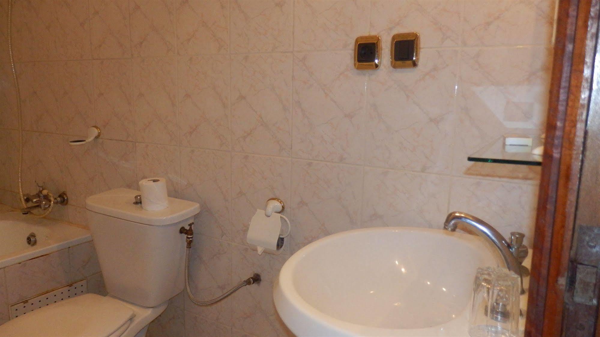 Hotel Royal Palace Douala Dış mekan fotoğraf